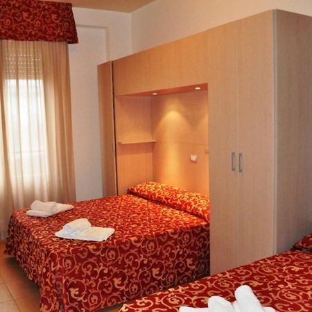 Hotel Mimosa Беллария-Иджеа-Марина Номер фото